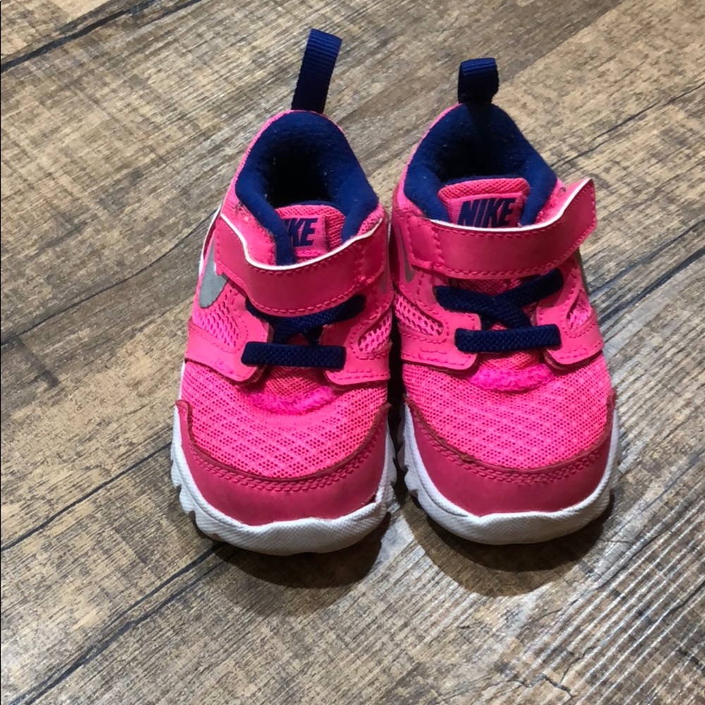 Nike 5c girl tennis shoe!